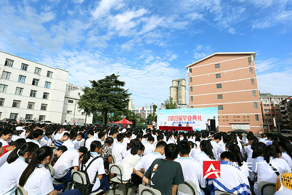 常德市德天廣告有限公司,品牌設(shè)計(jì),活動策劃,影視攝制,廣告設(shè)備租賃,媒體廣告推廣,